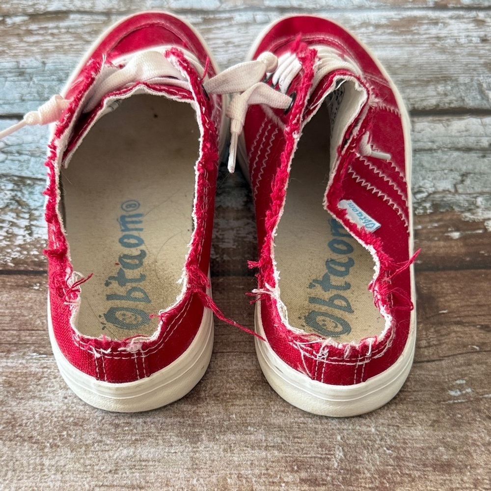 Stylish Red  Sneakers - Picture 4 of 5